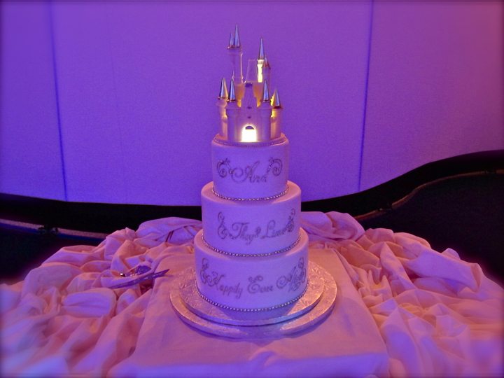 epcot-american-adventure-VIP-lounge-wedding-cake