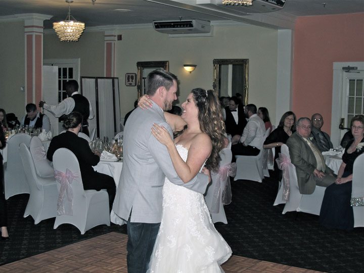 mt-dora-lakeside-inn-wedding-first-dance