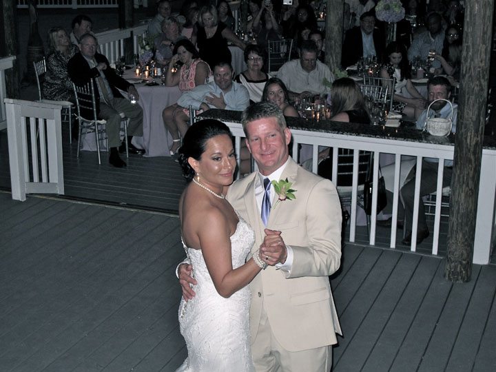 paradise-cove-wedding-first-dance