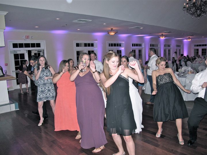 tuscawilla-country-club-wedding-dancing