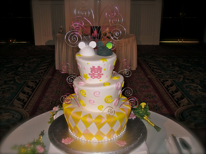 disneys-boardwalk-wedding-cake