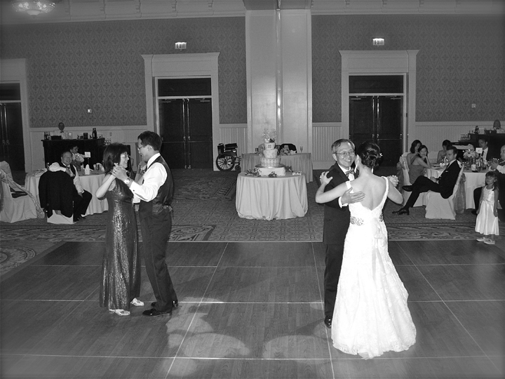 disneys-boardwalk-wedding-parent-dances