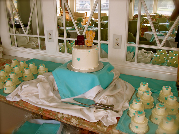 disneys-boardwalk-the-attic-wedding-cake