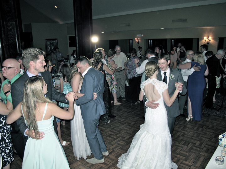 metrowest-golf-club-wedding-bride-groom-dancing