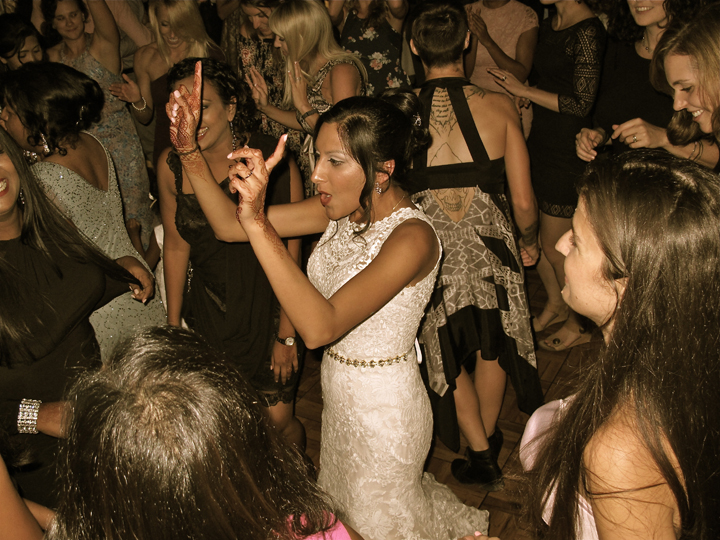 orlando-science-center-wedding-brides-dance