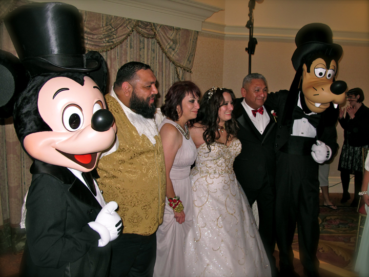 disneys-grand-floridian-whitehall-wedding-mickey-goofy