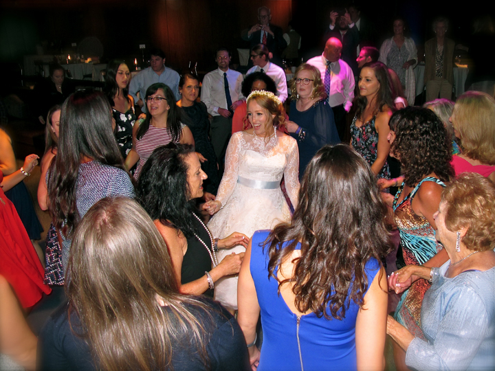 epcot-living-seas-wedding-brides-dance