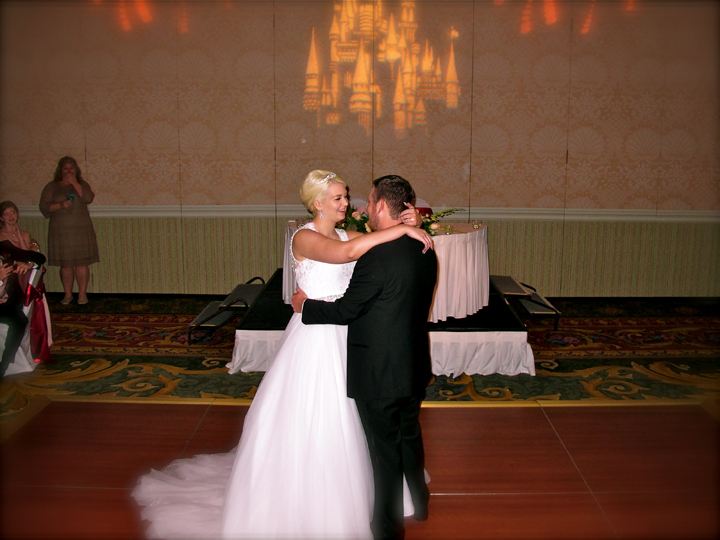 grand-floridian-walt-disney-world-wedding-first-dance