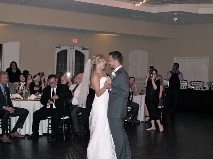 grand-oaks-resort-wedding-first-dance