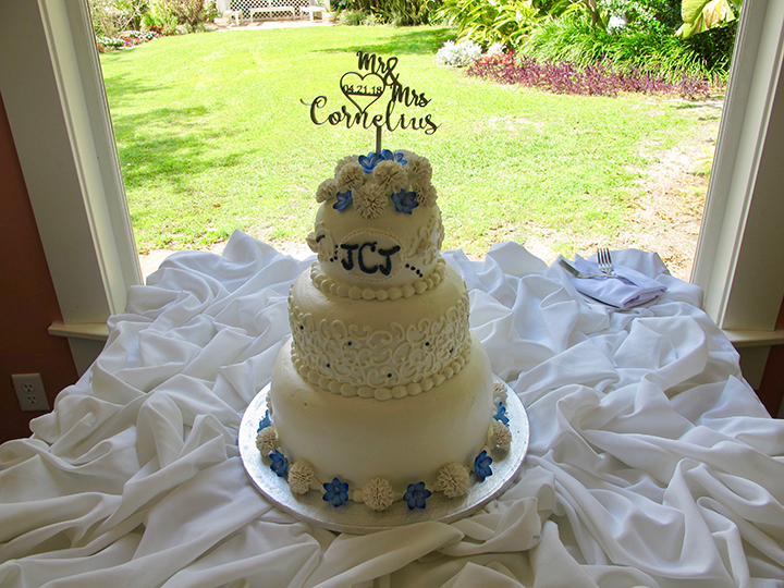 The Wedding Cake presentation at the Mt Dora Lakeside Inn, overlooking the garden.