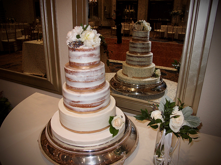 A wedding Cake setting at the Wyndham Grand Orlando Resort Bonnet Creek.